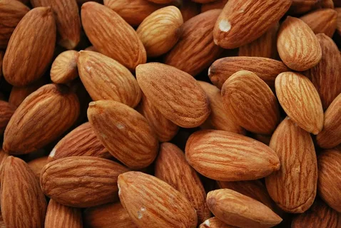 تصویر 1 از خرید و قیمت انواع بادام درختی زعفرانی